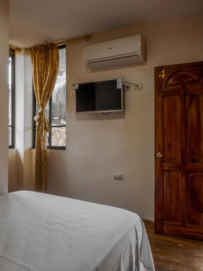 Hostal Tortuga Dorada Puerto Lopez Ngoại thất bức ảnh