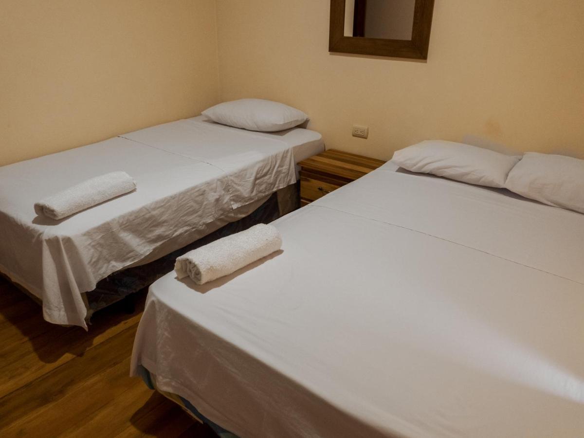 Hostal Tortuga Dorada Puerto Lopez Ngoại thất bức ảnh