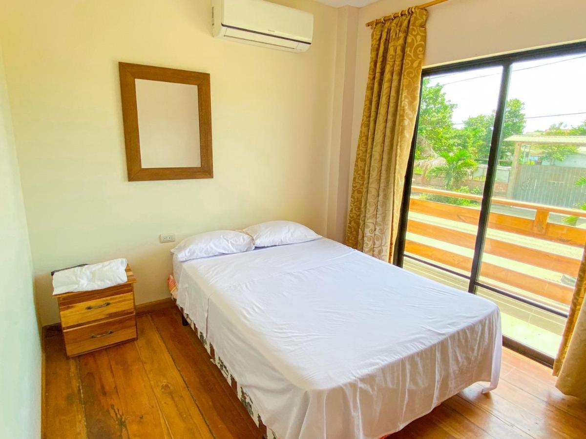 Hostal Tortuga Dorada Puerto Lopez Ngoại thất bức ảnh