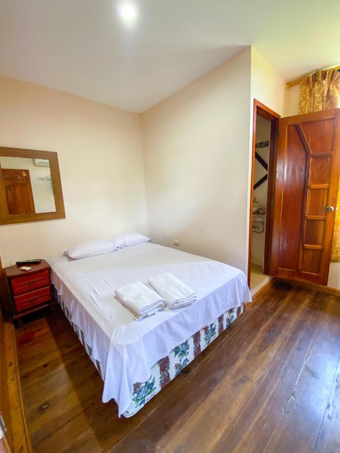 Hostal Tortuga Dorada Puerto Lopez Ngoại thất bức ảnh