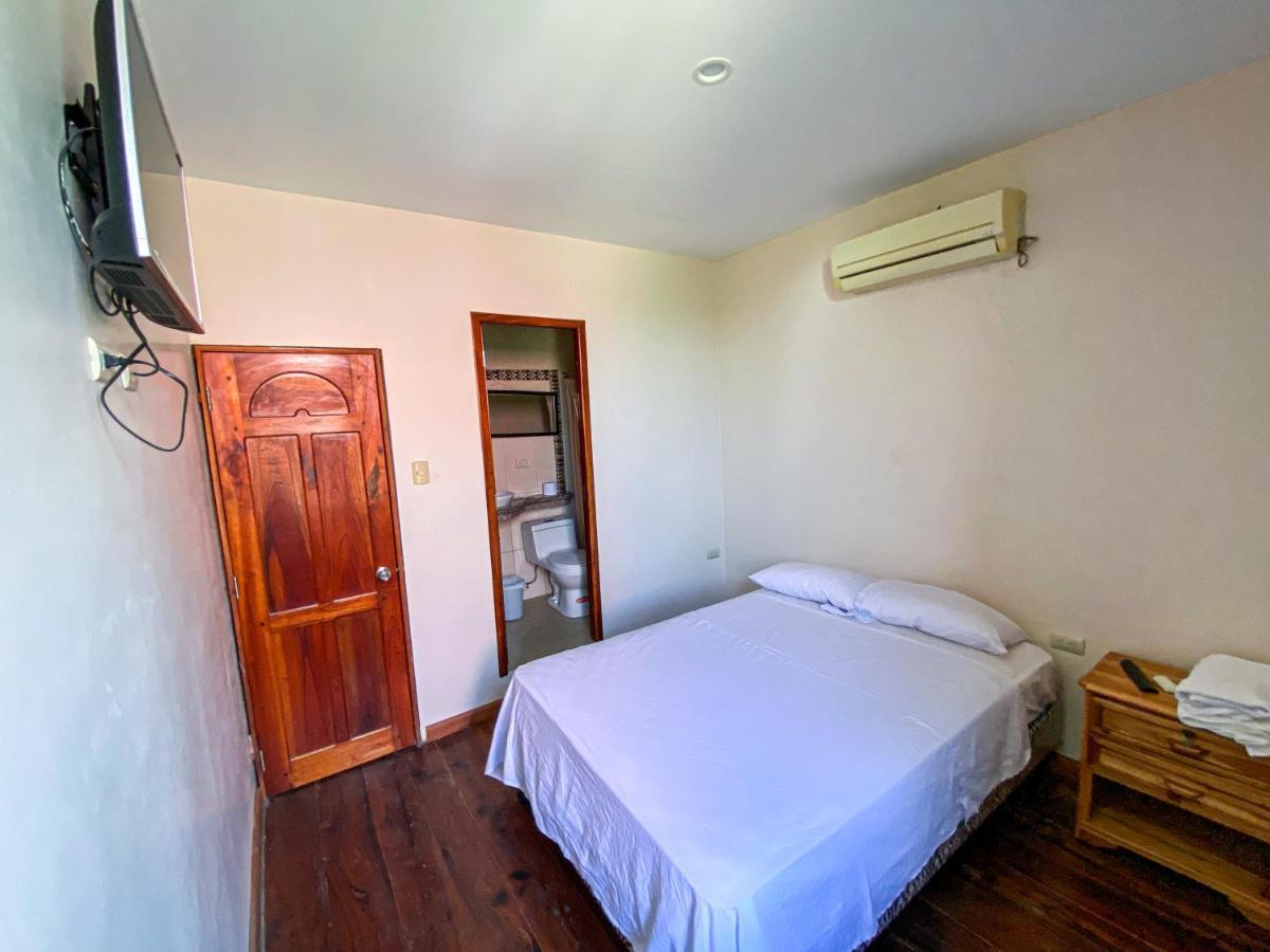 Hostal Tortuga Dorada Puerto Lopez Ngoại thất bức ảnh