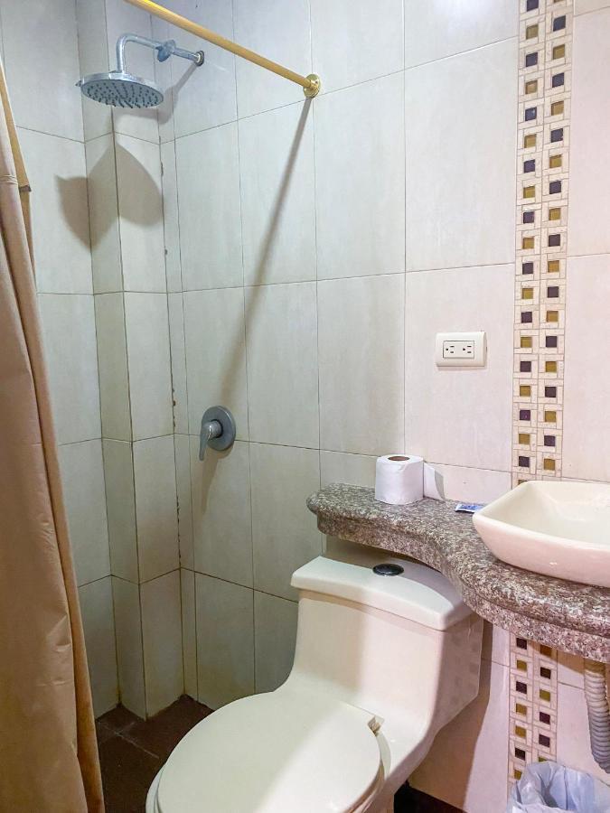 Hostal Tortuga Dorada Puerto Lopez Ngoại thất bức ảnh